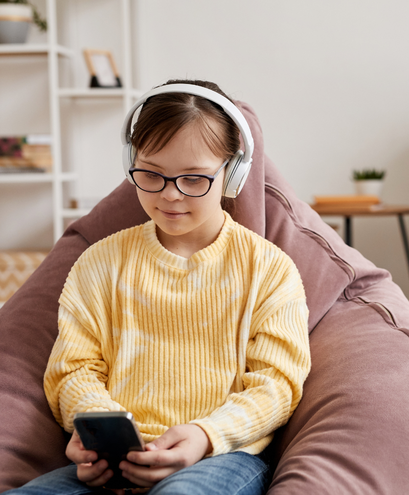 woman working on computer